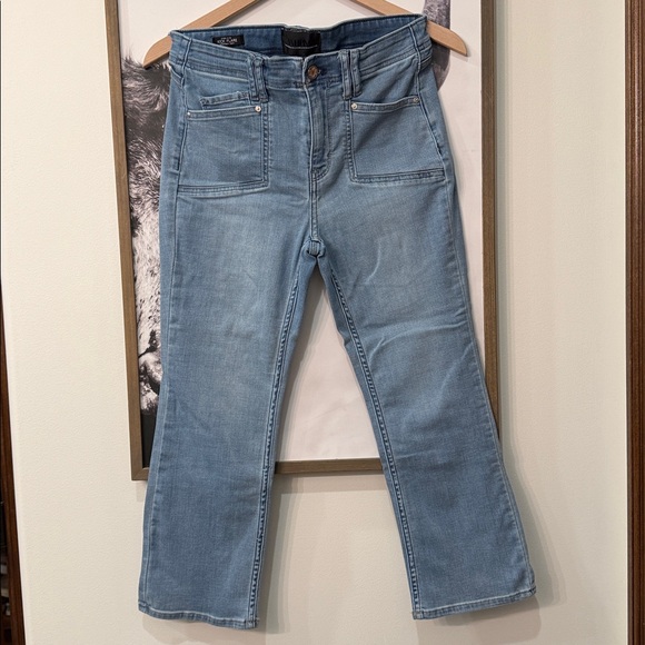 White House Black Market High Rise Kick Flare Everyday Soft Jeans 👖 - Picture 4 of 12